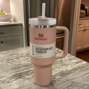 NWT Stanley Pink Dusk 40oz H2.0 Quencher RARE